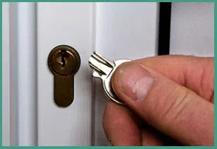 North Hollywood Locksmiths North Hollywood, CA 818-746-9046 - 14-55-broken-key